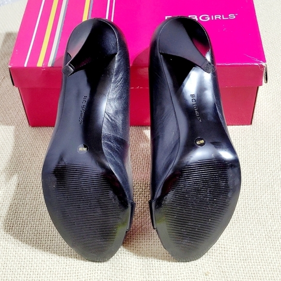 NWOT BCBGirls Black Peep toe with Silver Buckle 4" High Heels (9M) - Picture 7 of 11